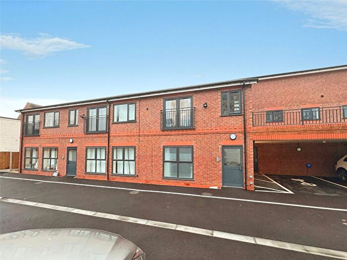 2 Bedroom Flat To Rent In Rookery Street, Wolverhampton, West Midlands, WV11