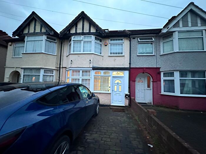 5 Bedroom Terraced House To Rent In Brian Road, Romford, RM6