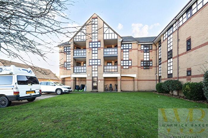 2 Bedroom Flat For Sale In Emerald Quay, Shoreham-By-Sea, BN43