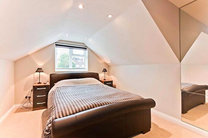 2 Bedroom House To Rent In Hogshill Lane, Cobham, Surrey, KT11