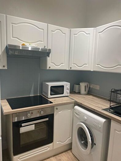 2 Bedroom Flat To Rent In Wheatfield Road, Gorgie, Edinburgh, EH11