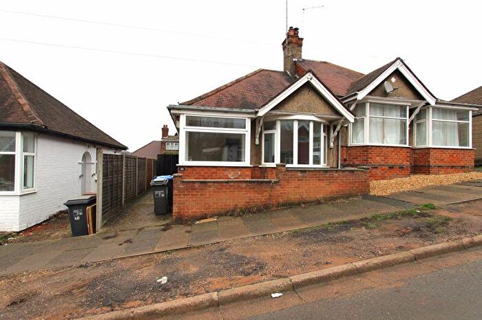 2 Bedroom Bungalow To Rent In Norton Road, Northampton, NN2