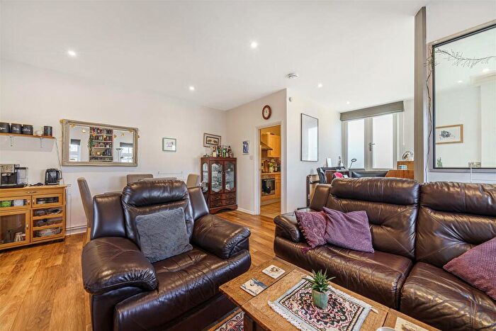 1 Bedroom Flat To Rent In Norwood High Street, West Norwood, SE27