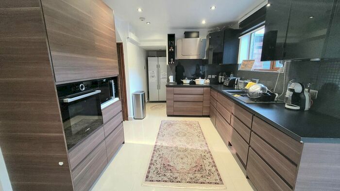 4 Bedroom Property To Rent In Hill Farm Avenue, Leavesden, Watford, WD25