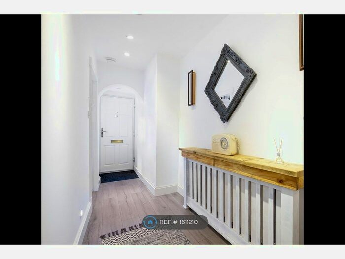 1 Bedroom Flat To Rent In Slough, Slough, SL2