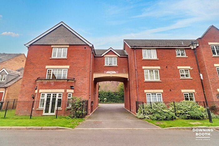 3 Bedroom Flat For Sale In Harrington Walk, Lichfield, WS13