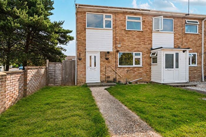 2 Bedroom End Of Terrace House For Sale In Redwood Close, Worthing, West Sussex, BN13