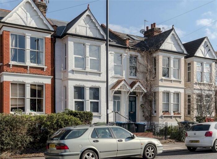 5 Bedroom Terraced House To Rent In Warwick Road London, N11