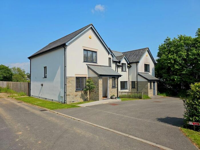 3 Bedroom Semi-Detached House For Sale In Summer Green, Lamerton, Tavistock, PL19