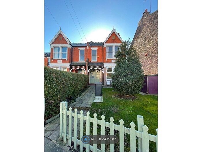 2 Bedroom Maisonette To Rent In Albert Road, London, N22