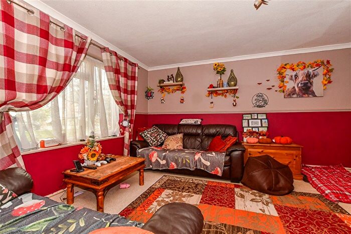 3 Bedroom Semi-Detached House For Sale In Tainter Road, Hadlow, Tonbridge, Kent, TN11