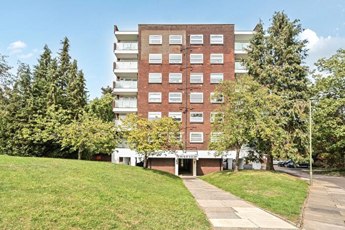 1 Bedroom Flat For Sale In Linksway, Hendon, NW4