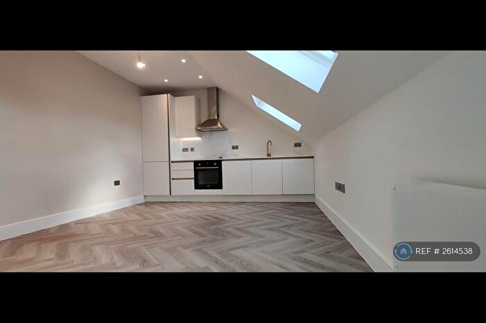 1 Bedroom Flat To Rent In Hatfield Road, St Albans, AL1