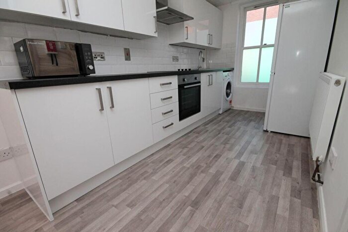 5 Bedroom End Of Terrace House To Rent In High Street St. Gregorys, Canterbury, CT1