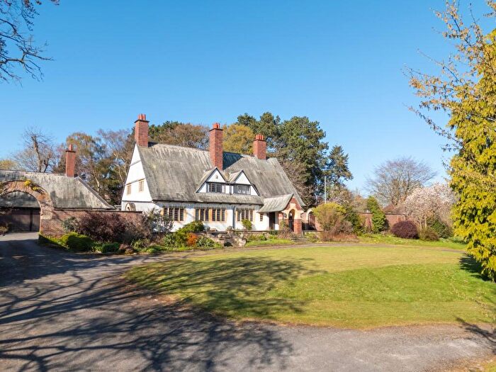 5 Bedroom Detached House For Sale In New Road, Henley-in-Arden, B95