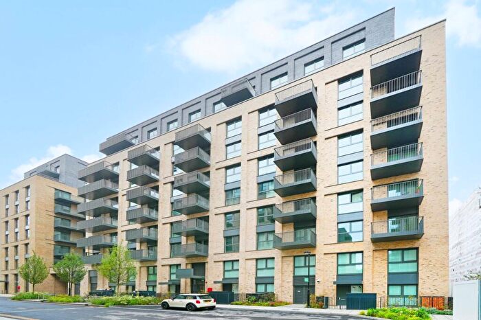 1 Bedroom Flat To Rent In Hawker House, Anax Street, N4