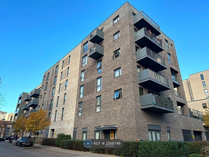 2 Bedroom Flat To Rent In Denver Court, London, NW9