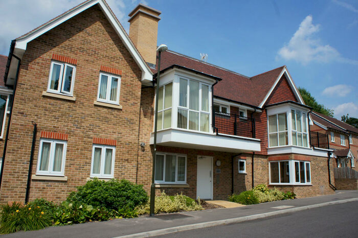 2 Bedroom Flat To Rent In Stone Court, Worth, West Sussex, RH10