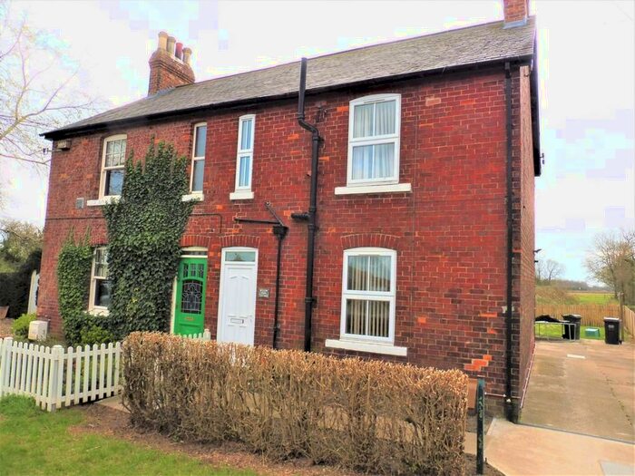 3 Bedroom Semi-Detached House To Rent In Willow Farm Cottage, Common Lane, Church Fenton, LS24