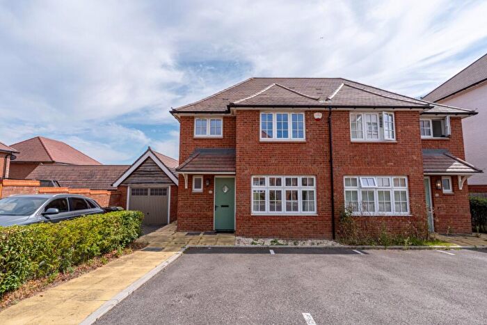 3 Bedroom Semi-Detached House To Rent In Frost Close, Weldon, Ebbsfleet Valley, Swanscombe, Kent, DA10