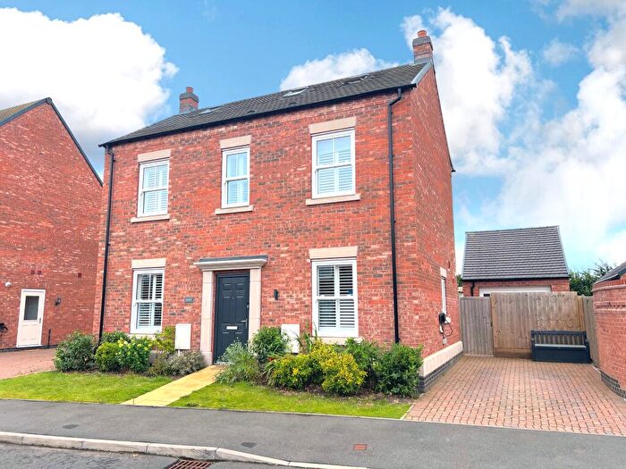 4 Bedroom Detached House For Sale In Primrose Drive, Burton-on-trent, DE13