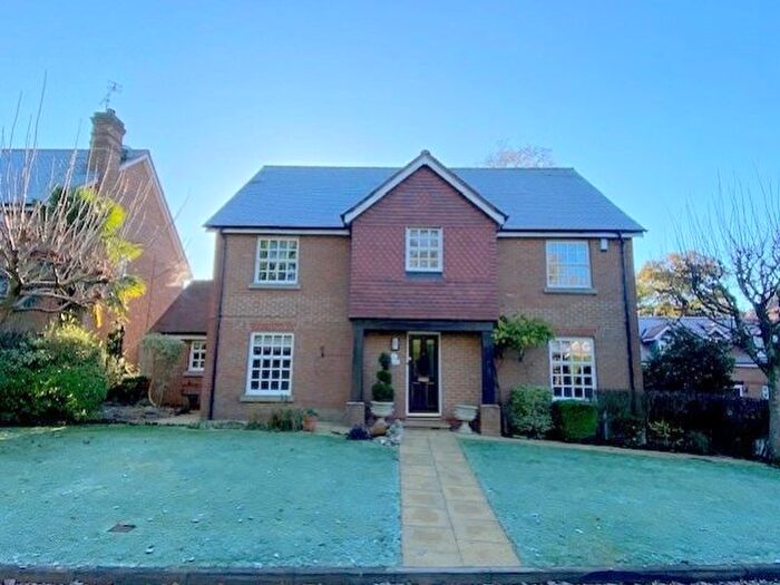 5 Bedroom Detached House To Rent In May Gardens, Elstree, Borehamwood, WD6