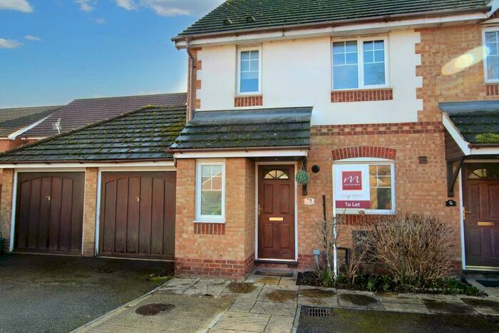 3 Bedroom Semi-Detached House To Rent In Rivets Close, Aylesbury, HP21