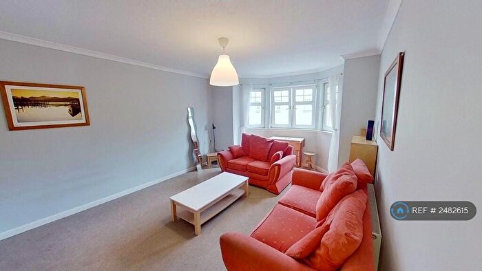 3 Bedroom Flat To Rent In Duff Street, Edinburgh, EH11