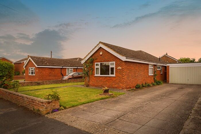 3 Bedroom Detached Bungalow For Sale In Corfe Close, Aylesbury, HP21