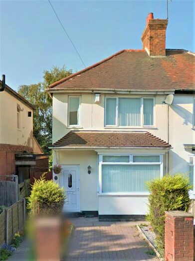 3 Bedroom Semi-Detached House To Rent In Follyhouse Lane, Walsall WS1
