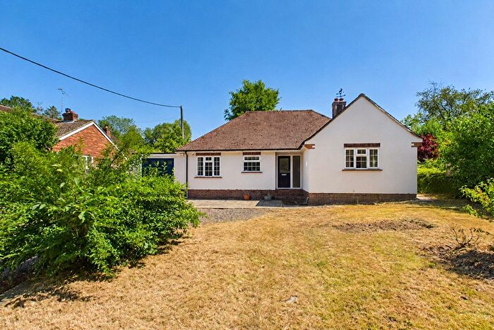 3 Bedroom Bungalow For Sale In Bethesda Street, Upper Basildon, Reading, Berkshire, RG8
