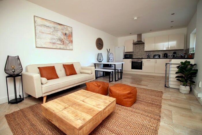 2 Bedroom Flat To Rent In Lower Cathedral Road, Lower Cathedral C, Caerdydd, Caerdydd, CF11