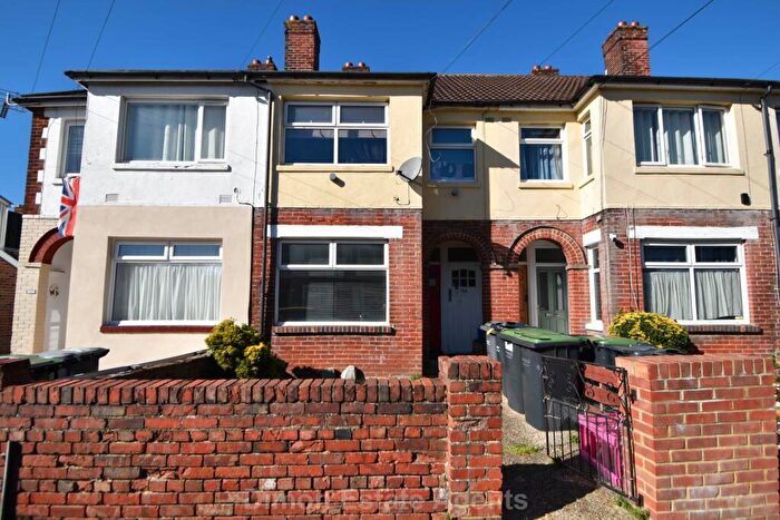 1 Bedroom Flat For Sale In Greenlea Grove, Gosport, PO12