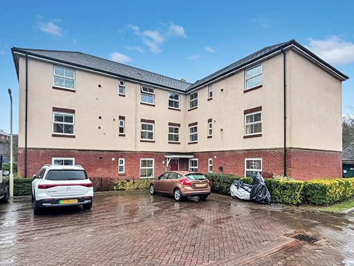 2 Bedroom Flat For Sale In Alderney Way, Kennington Ashford, TN24