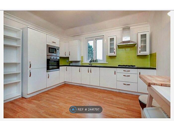 2 Bedroom Flat To Rent In Lenham Road, Sutton, SM1