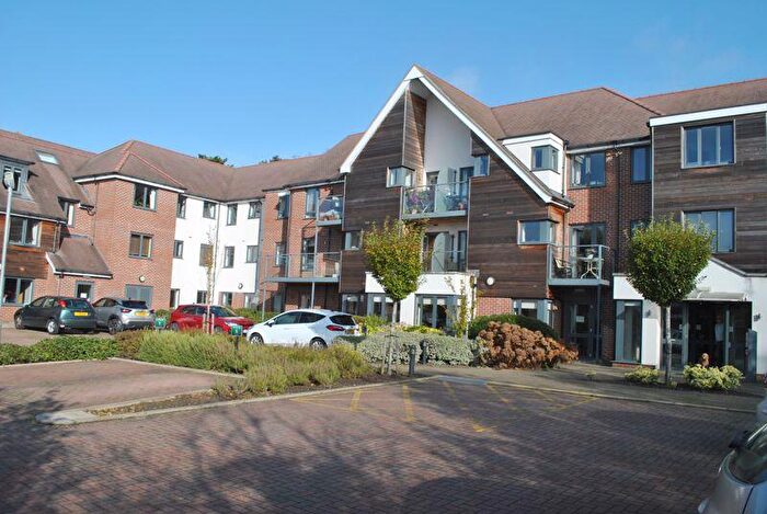 1 Bedroom Retirement Property For Sale In Mandeville Court, Darkes Lane, Potters Bar, EN6