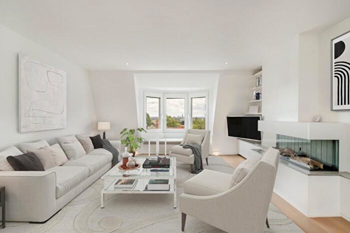 2 Bedroom Flat To Rent In Fitzjohns Avenue, Hampstead, London, NW3