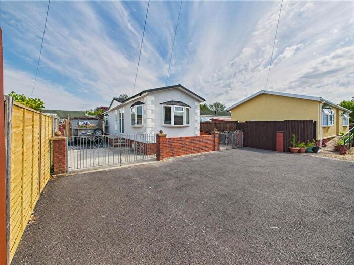 2 Bedroom Park Home For Sale In Estuary Park, Llangennech, SA14