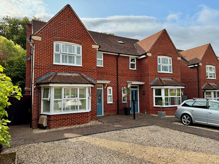 4 Bedroom Semi Detached House For Sale In Faville Oaks Hampstead Norreys Road, Hermitage, Thatcham, RG18