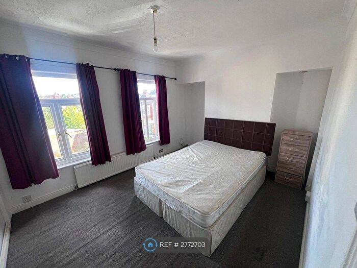 3 Bedroom Terraced House To Rent In Cecil Road, Northampton, NN2
