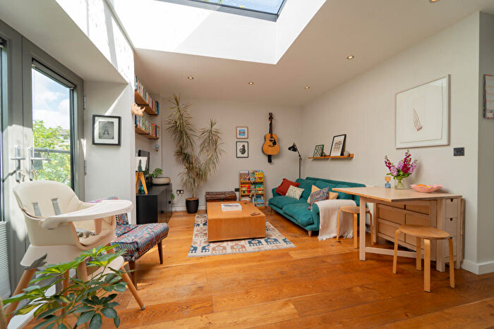 2 Bedroom Duplex To Rent In Wilbraham Road, Manchester, M21