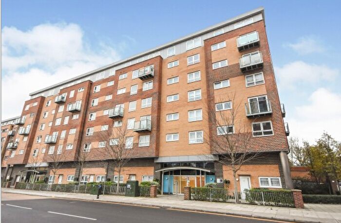2 Bedroom Flat To Rent In Cherrydown East, Basildon, SS16