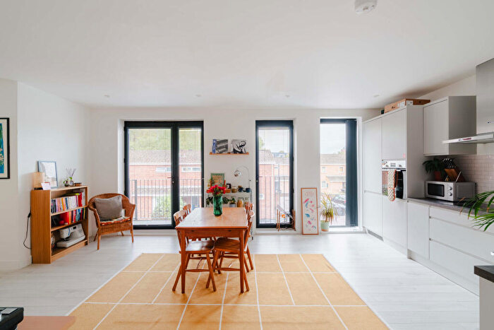 2 Bedroom Flat For Sale In Lombard Place, Brook Hill, Southville, Bristol, BS3