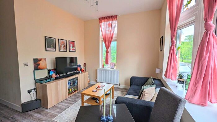 1 Bedroom Flat To Rent In The Crescent, Hyde Park, LS6
