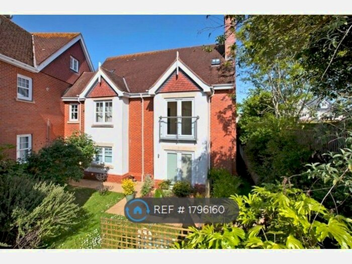 2 Bedroom Flat To Rent In Aliston House, Exmouth, EX8