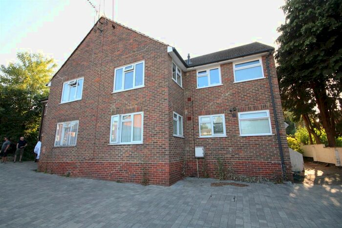 2 Bedroom Flat To Rent In Hunter Road, Guildford, GU1