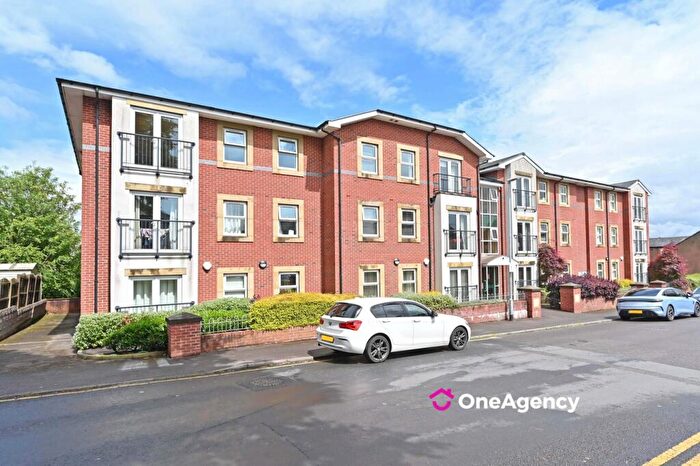 2 Bedroom Apartment For Sale In Quarry Avenue, Penkhull, Stoke-on-Trent, ST4