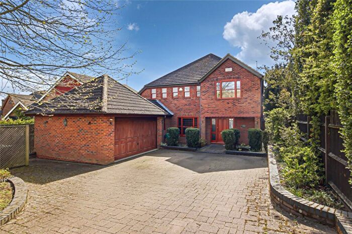 4 Bedroom Detached House For Sale In The Avenue, Ampthill, Bedfordshire, MK45