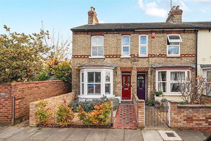 2 Bedroom End Of Terrace House For Sale In Gratton Road, Bedford, MK40