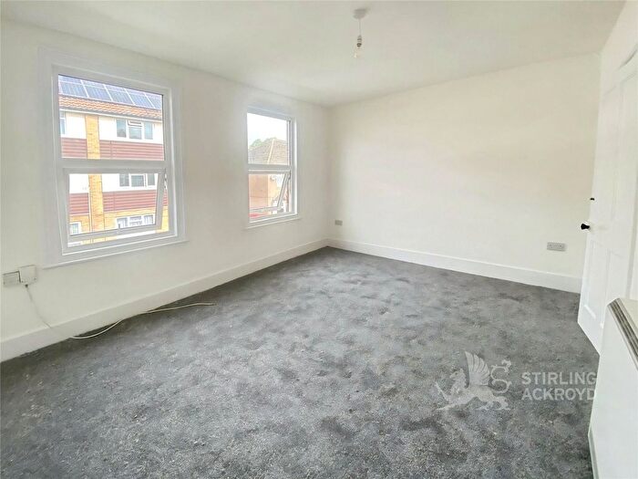 1 Bedroom End Of Terrace House To Rent In Board School Road, Woking, Surrey, GU21